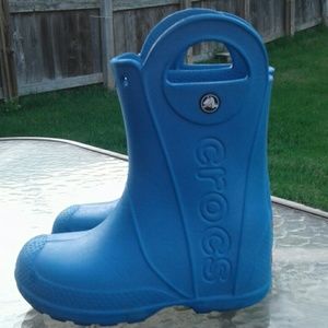 Crocs blue boys rain boots